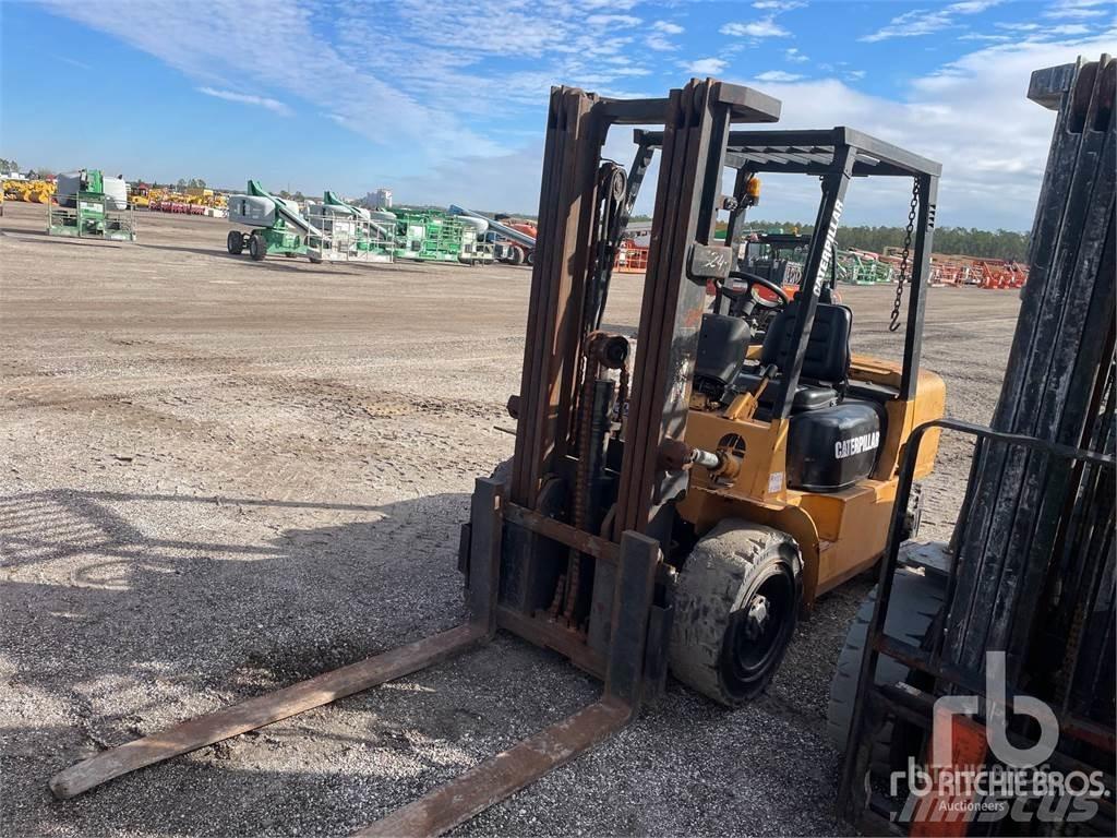 CAT DP30K 柴油卡車