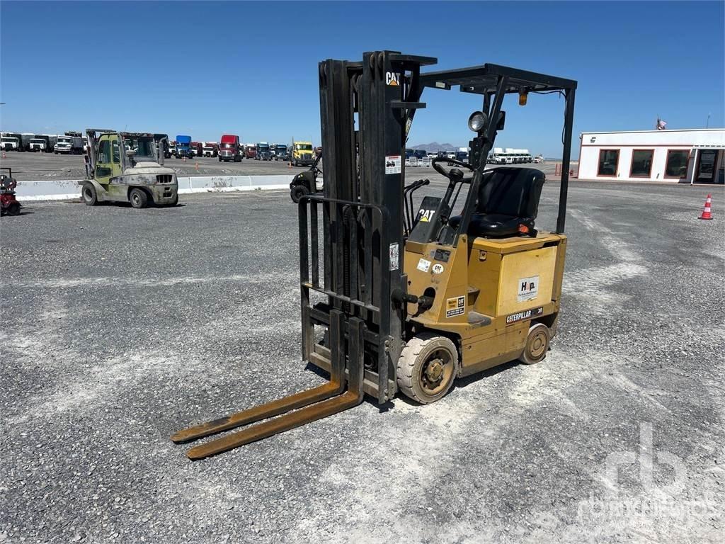CAT EC15 電動堆高機