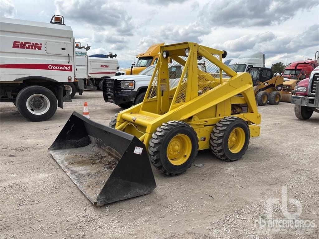 CAT L35 滑移轉向裝載機