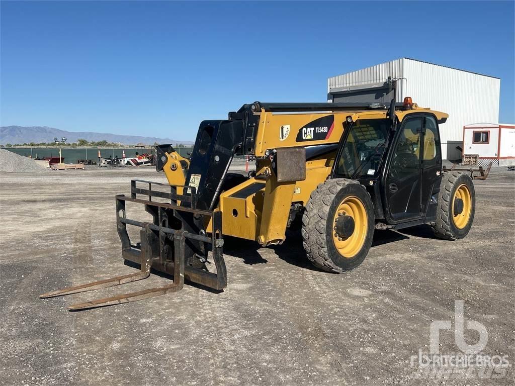 CAT TL943D 伸縮臂操作車