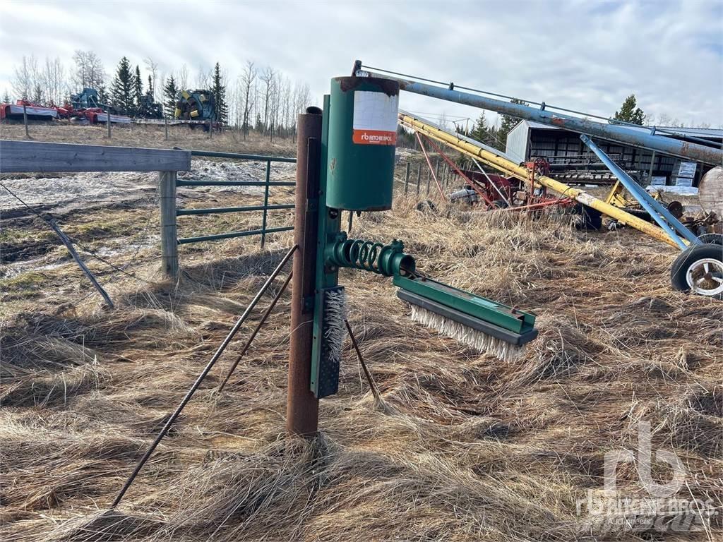  Cattle oiler 其他畜牧業機械和配件