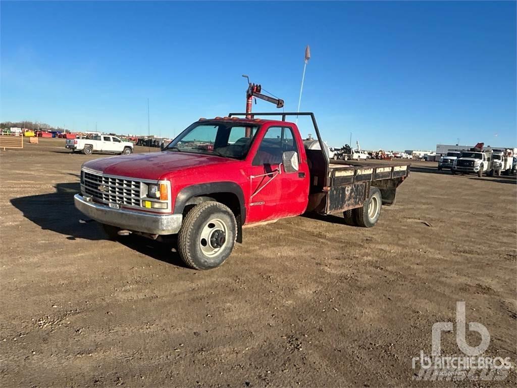 Chevrolet 3500 平板式/側卸式卡車