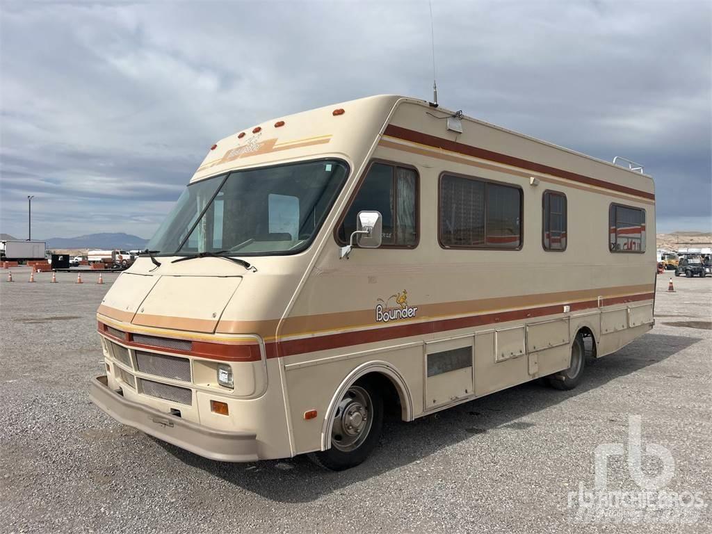 Chevrolet P30 露營車和有篷卡車