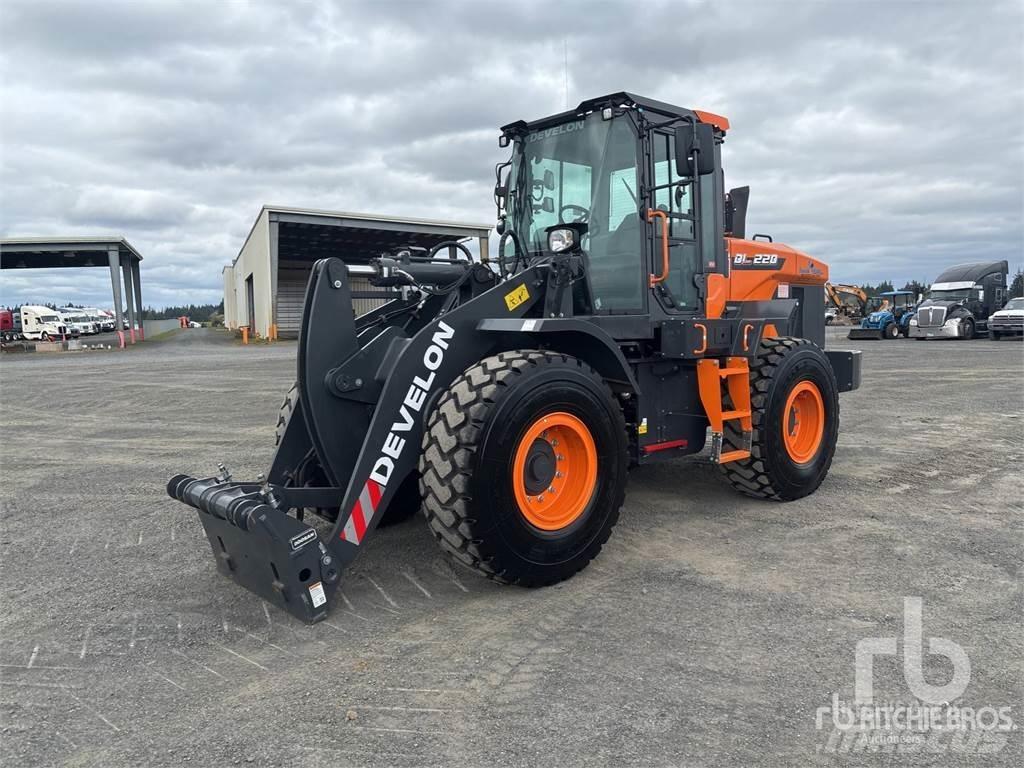Develon DL220-7 輪胎式裝載機