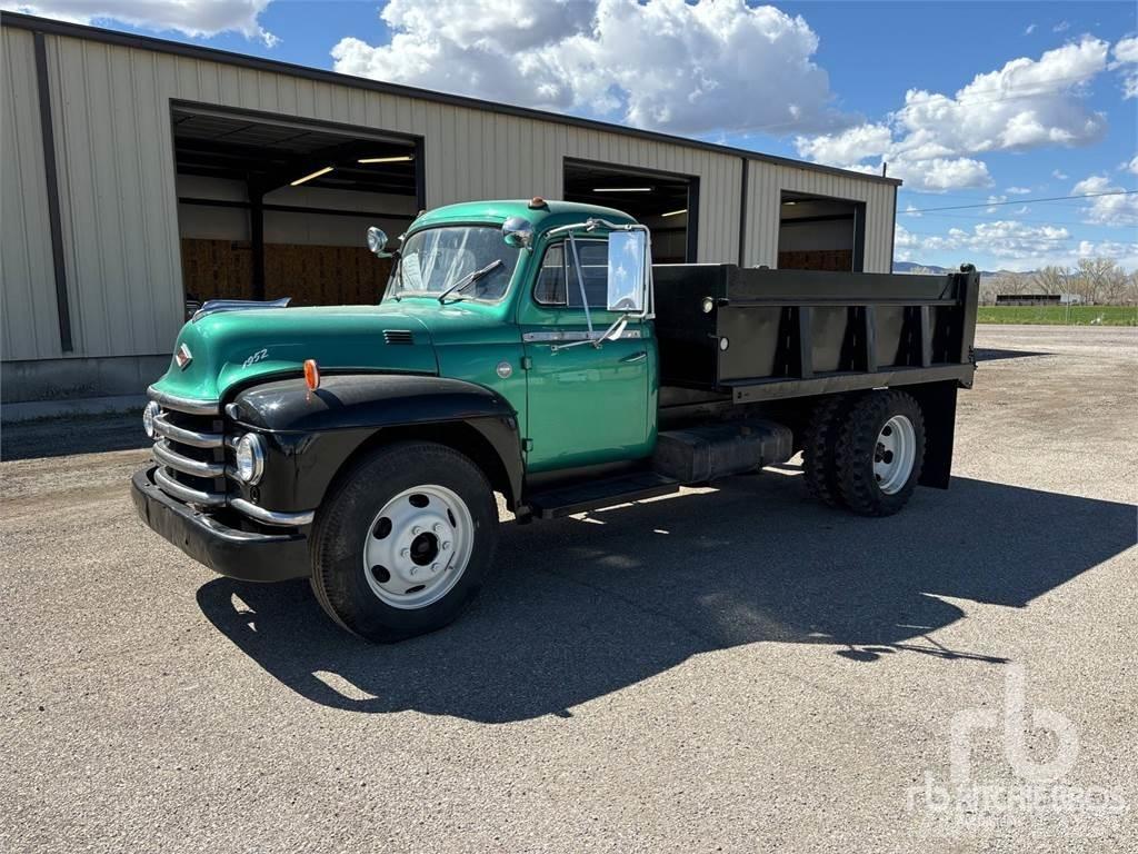 Diamond T322 傾卸式卡車