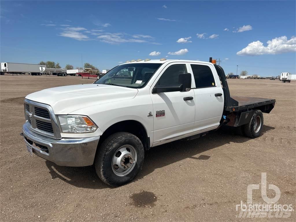 Dodge 3500 平板式/側卸式卡車