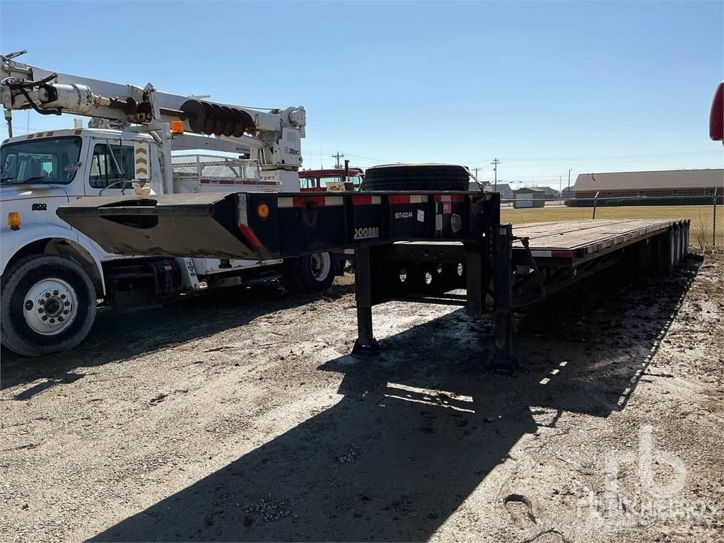 Doosan 522DD12R 地架式半拖車
