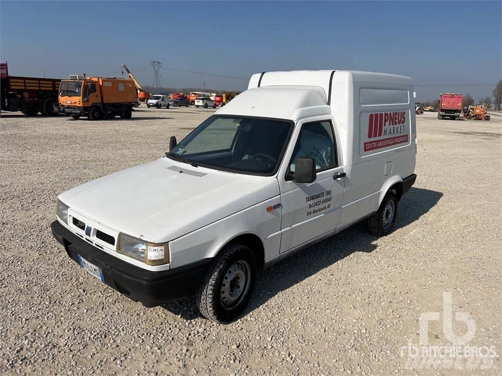 Fiat FIORINO 廂式貨物運輸車
