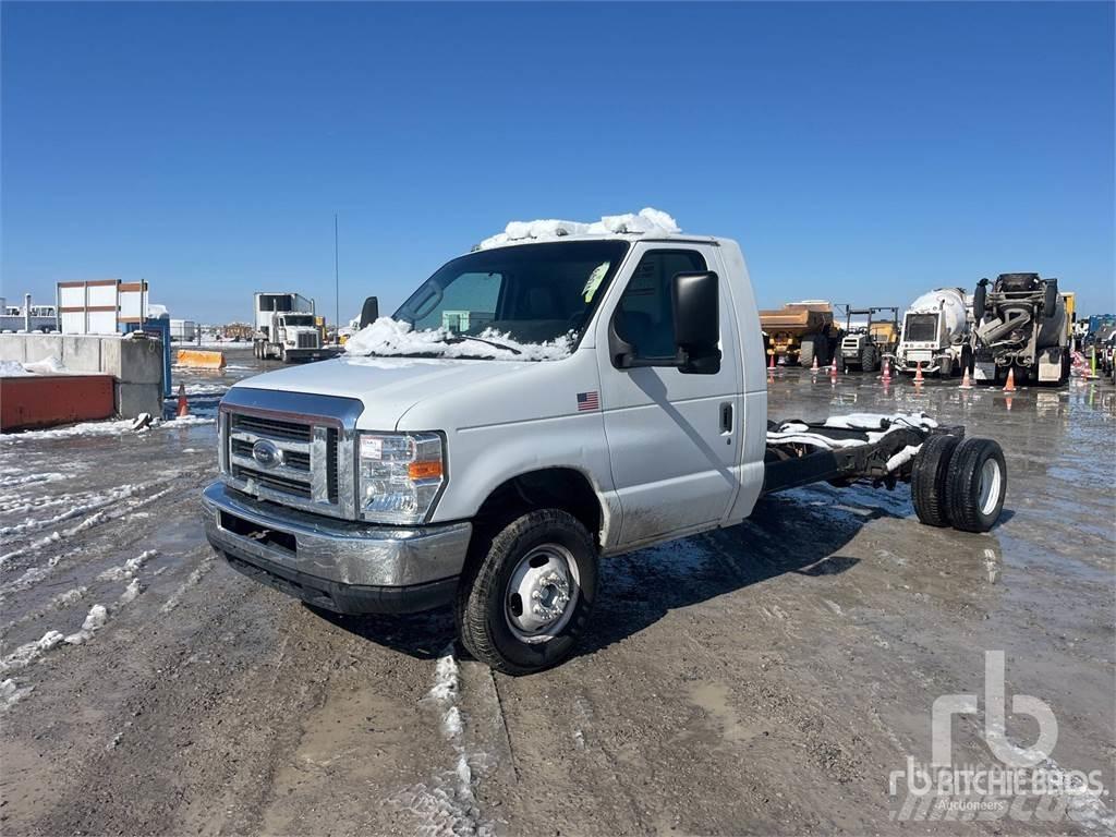 Ford E450 商用底盤車