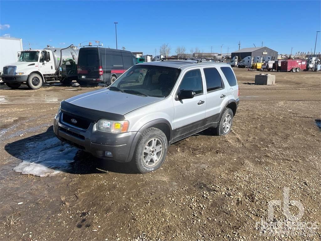 Ford ESCAPE 皮卡.傳統半斗卡車/側卸板