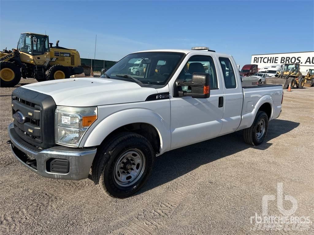 Ford F-250 皮卡.傳統半斗卡車/側卸板