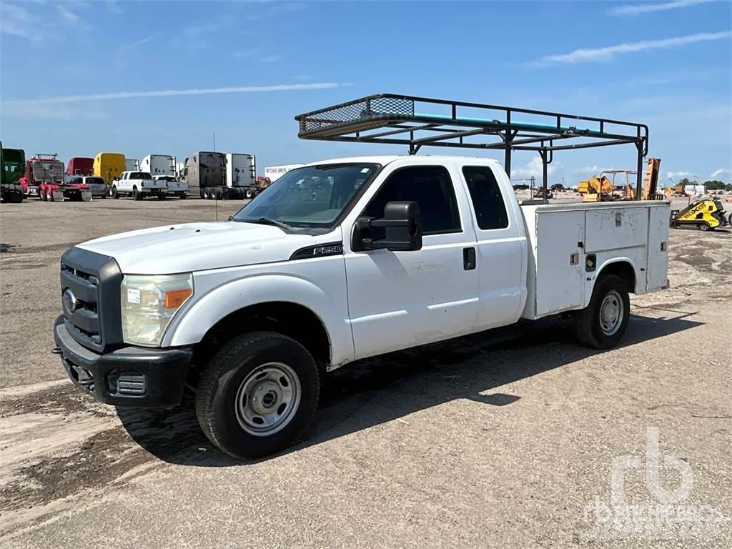 Ford F-250 都市/通用型車輛