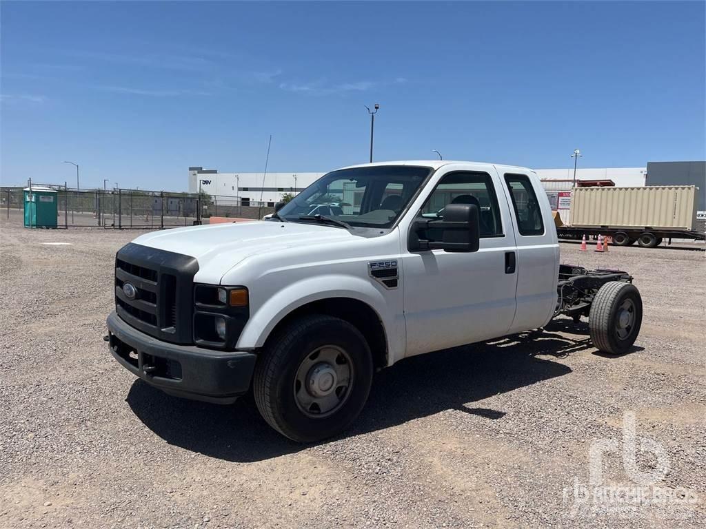 Ford F-250 皮卡.傳統半斗卡車/側卸板