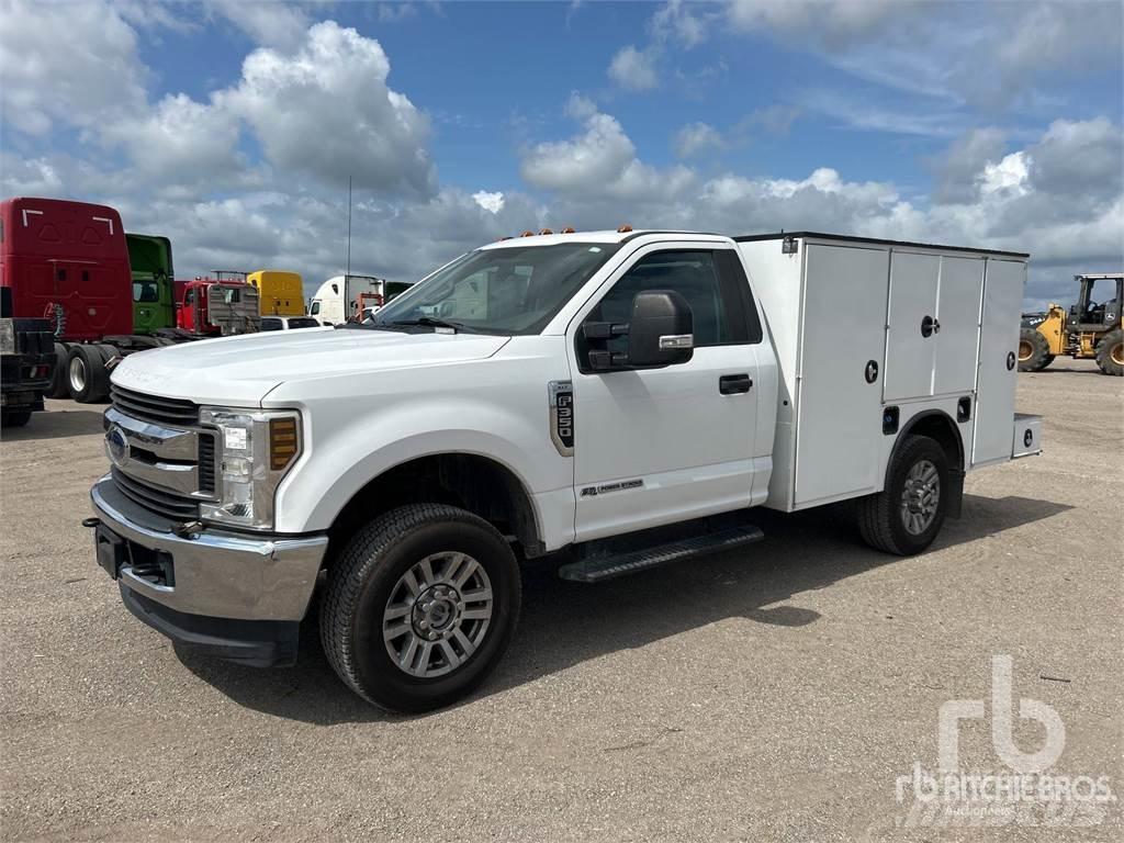 Ford F-350 都市/通用型車輛