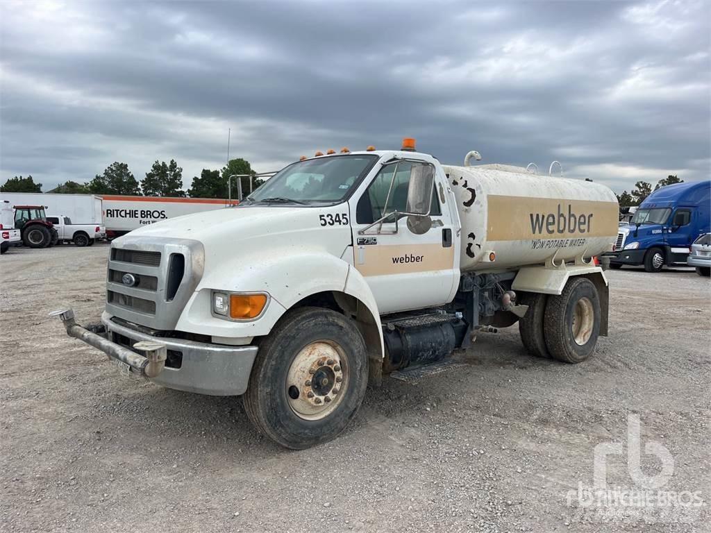 Ford F-750 水車