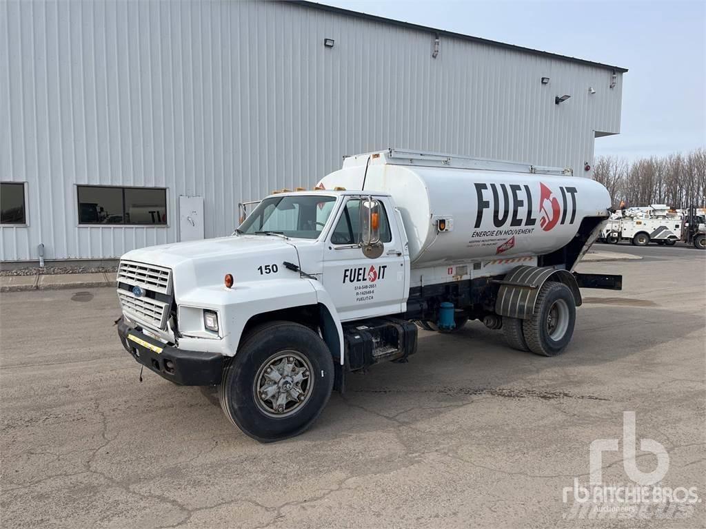 Ford F600 運油車