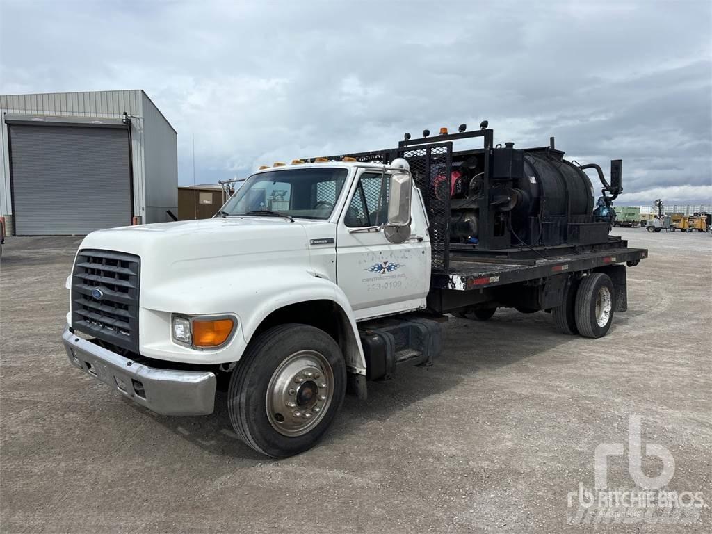 Ford F800 瀝青噴灑器