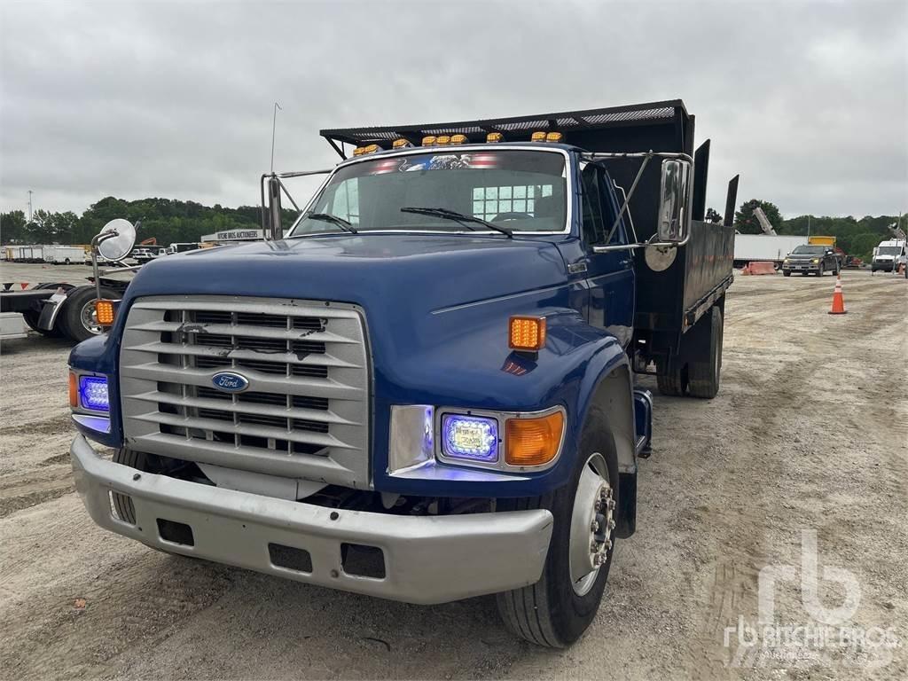 Ford F800 平板式/側卸式卡車