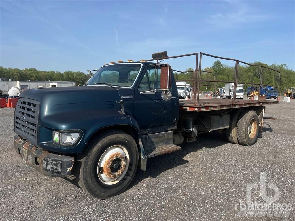 Ford F800 平板式/側卸式卡車