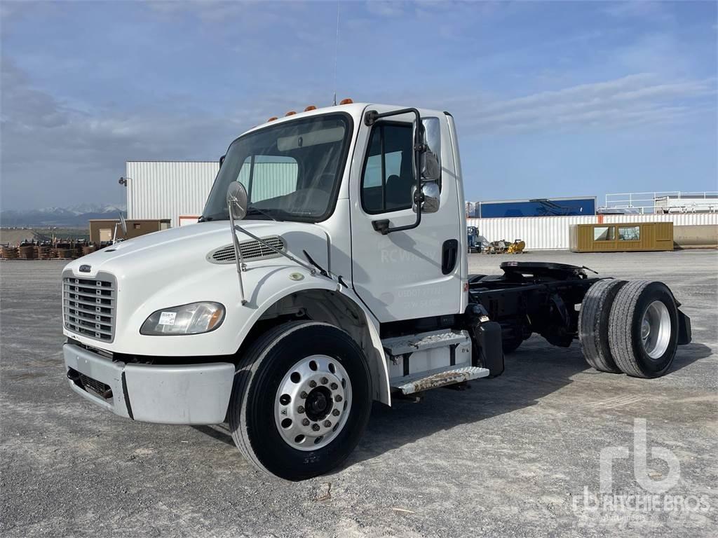 Freightliner M2 曳引機組件