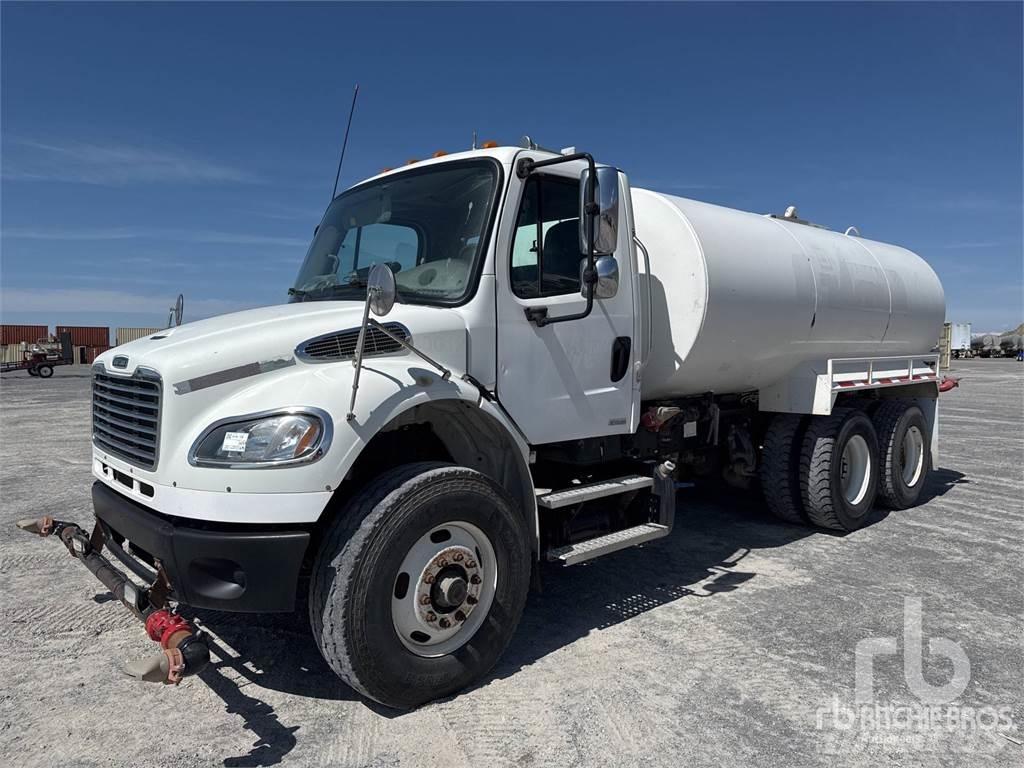 Freightliner M2 水車
