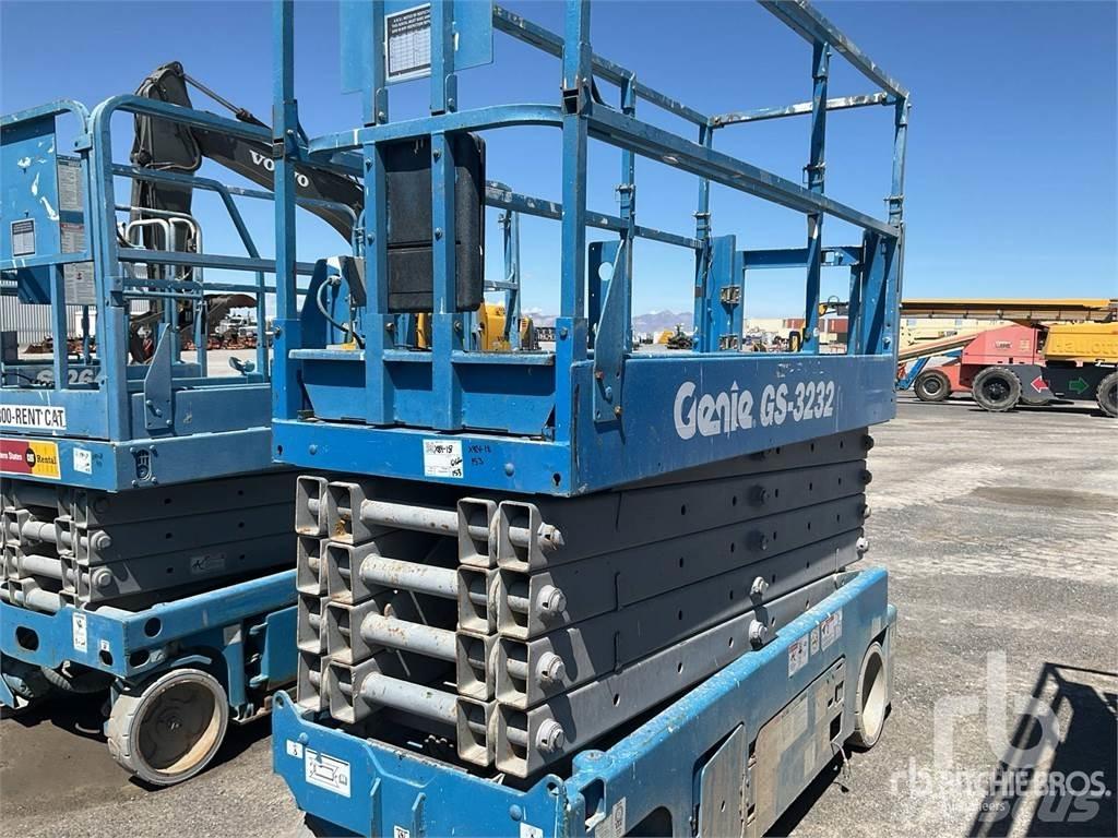 Genie 3232 剪式升降機