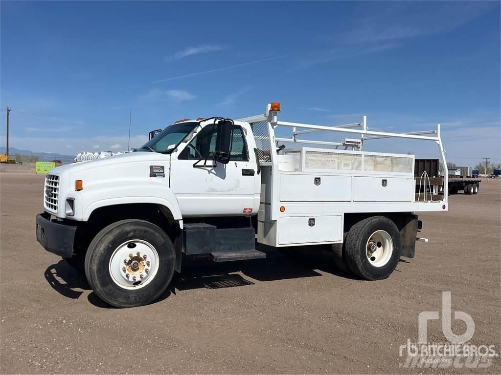 GMC 6500 平板式/側卸式卡車