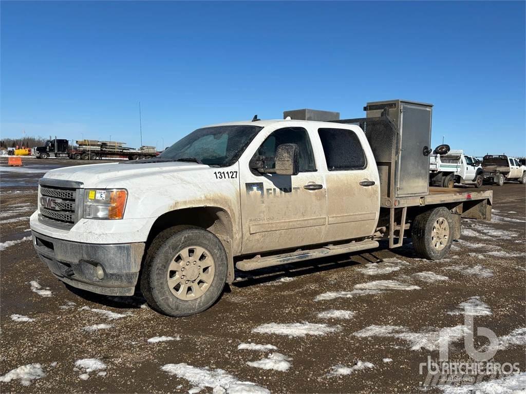 GMC C3500HD 平板式/側卸式卡車