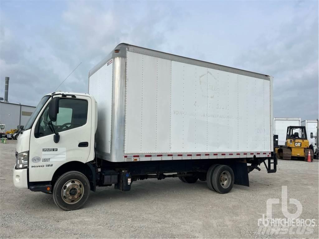 Hino 155 廂式貨物運輸車