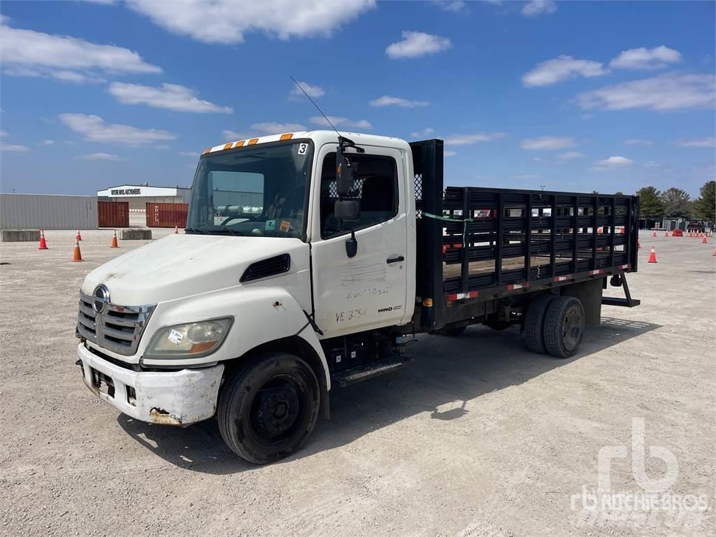 Hino 165 平板式/側卸式卡車