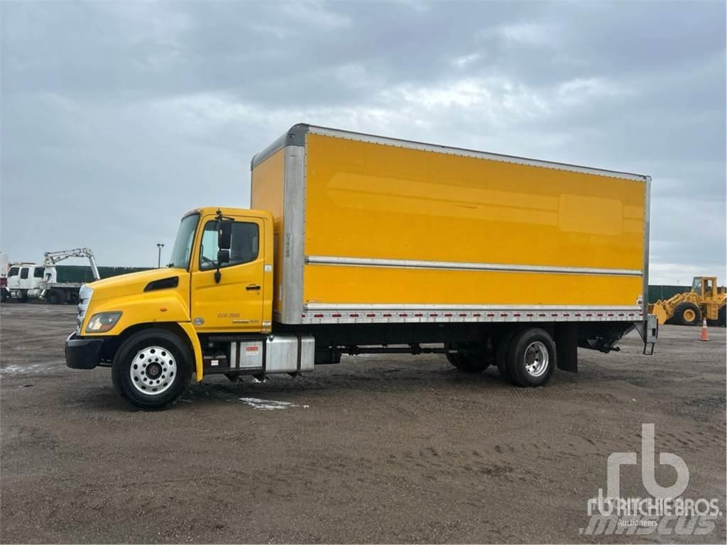 Hino 268 廂式貨物運輸車
