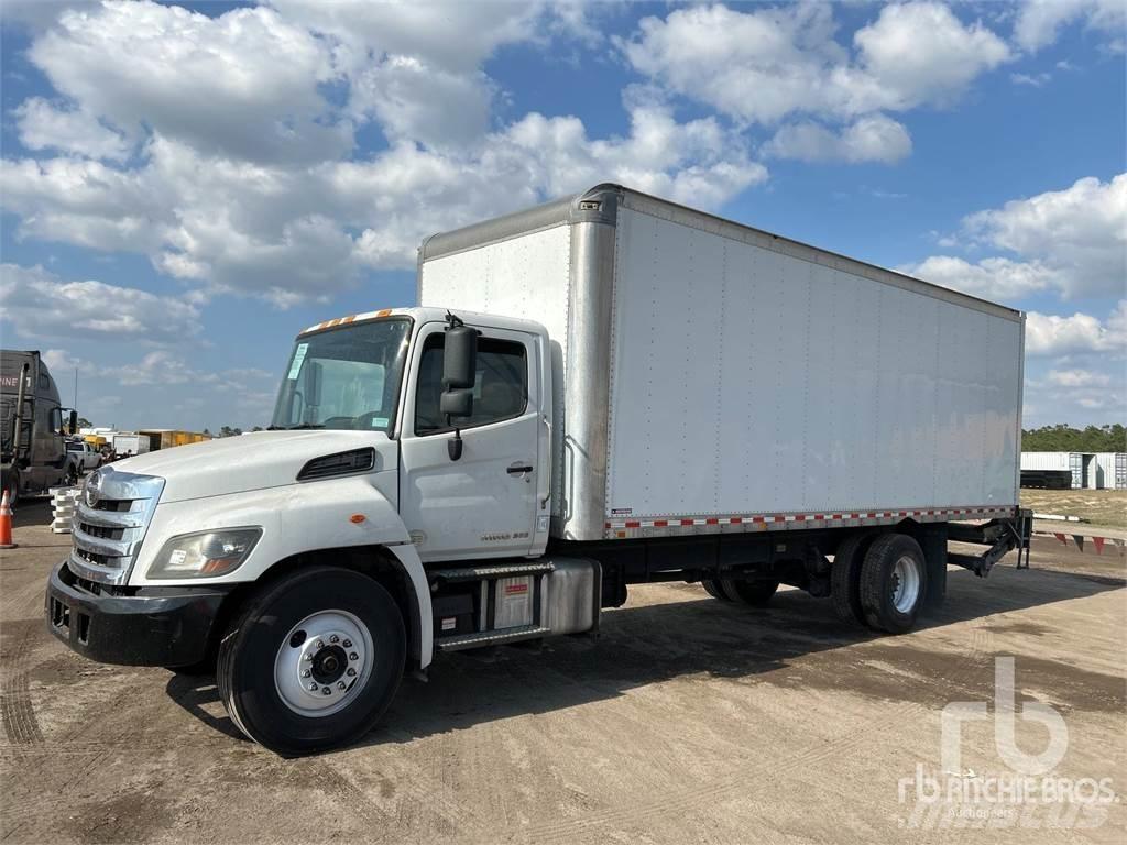 Hino 268 廂式貨物運輸車