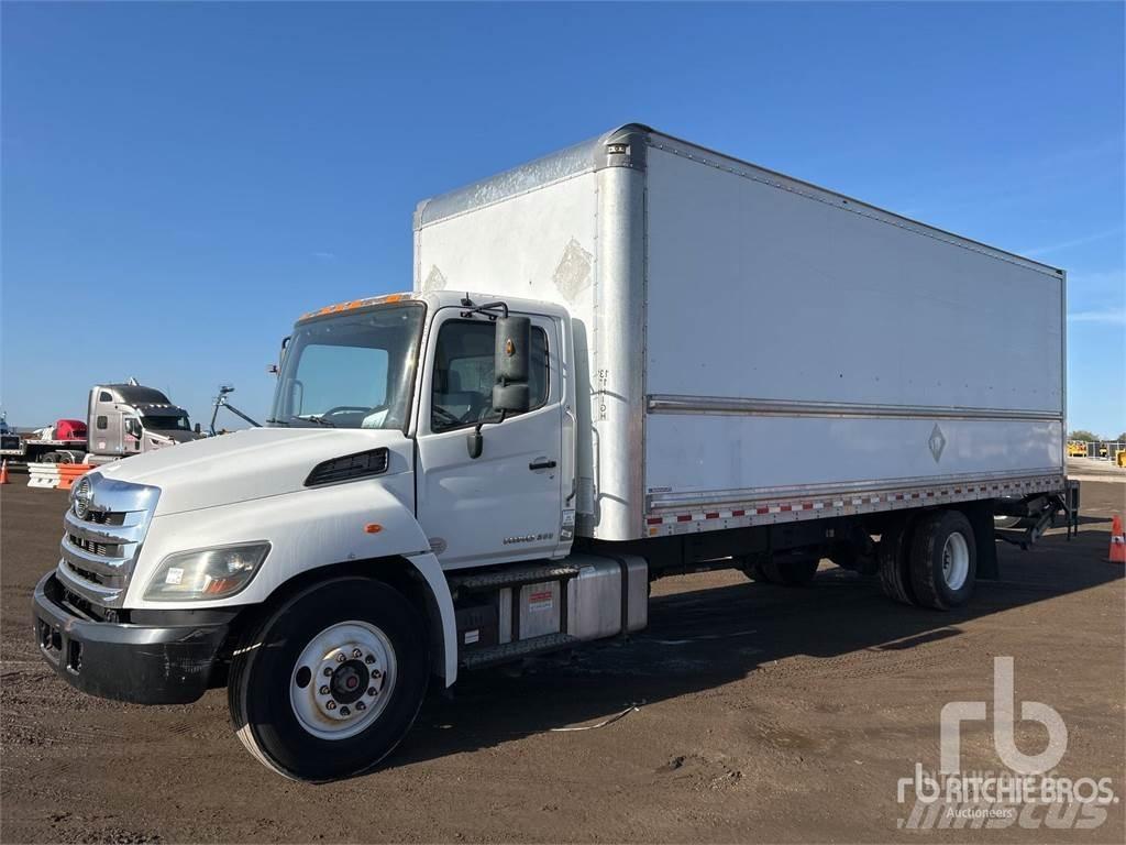 Hino 268 廂式貨物運輸車