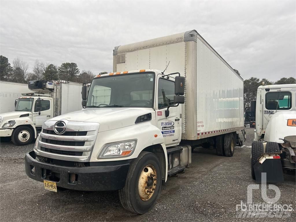 Hino 268 廂式貨物運輸車