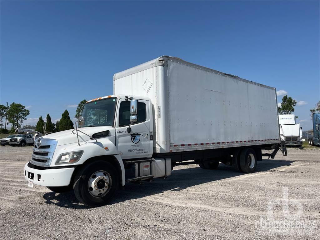 Hino 268 廂式貨物運輸車
