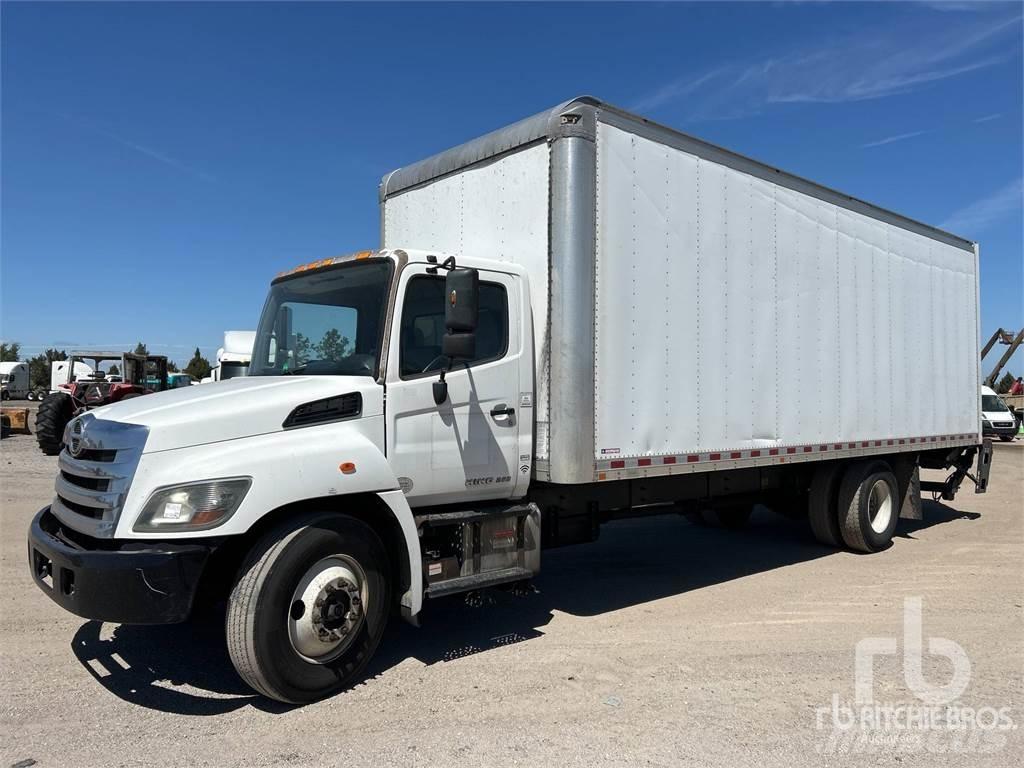 Hino 268 廂式貨物運輸車