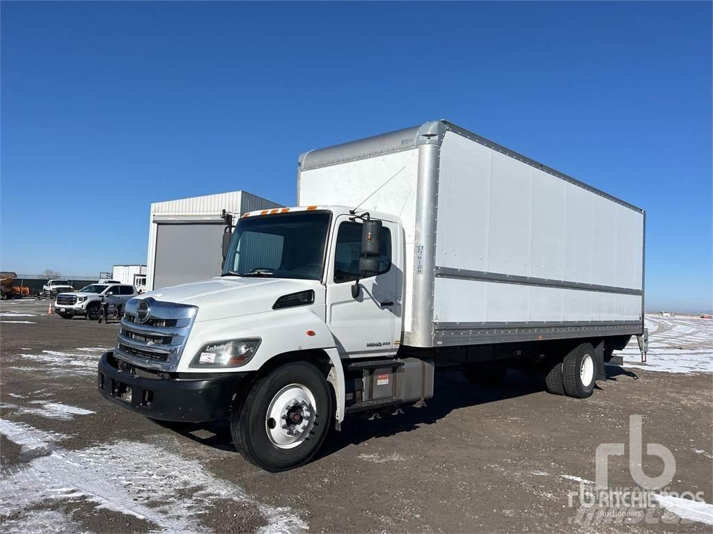 Hino 268 廂式貨物運輸車