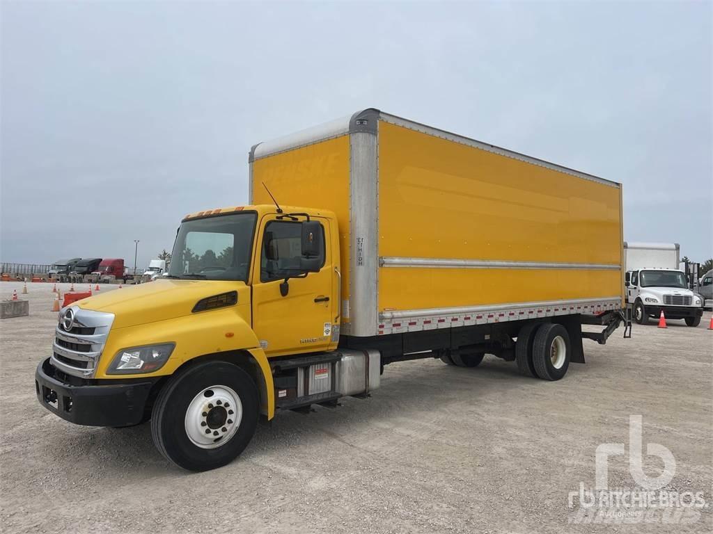 Hino 268 廂式貨物運輸車