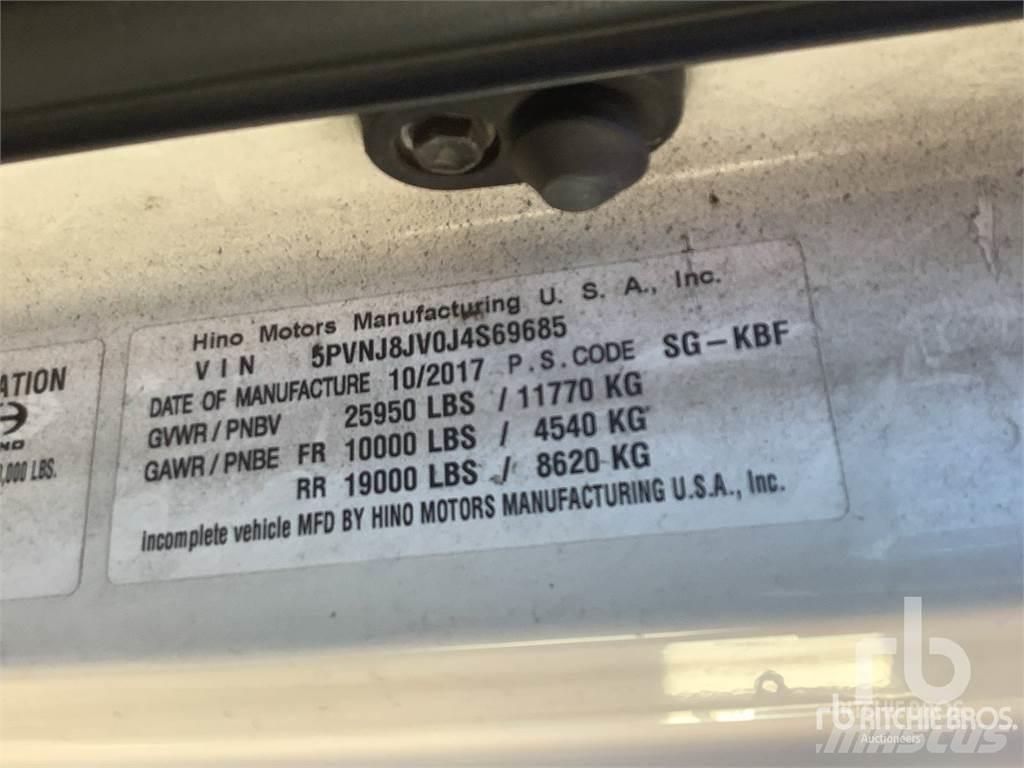 Hino 268 廂式貨物運輸車