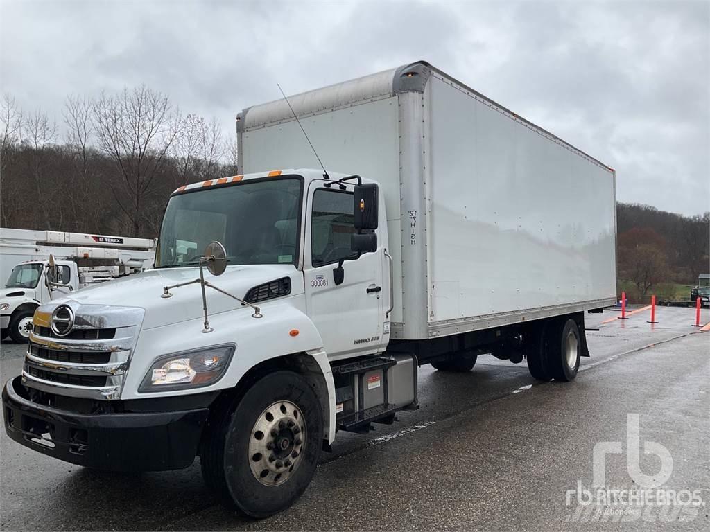 Hino 268 廂式貨物運輸車