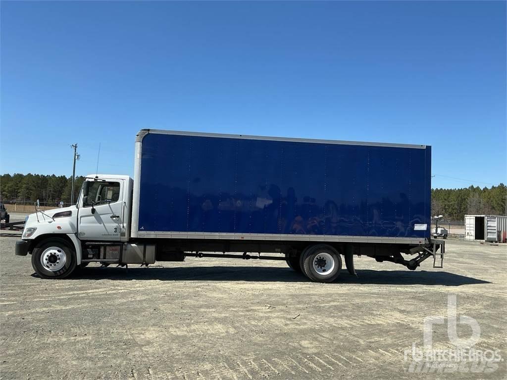 Hino 268 廂式貨物運輸車