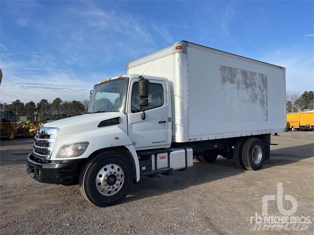 Hino 268 廂式貨物運輸車