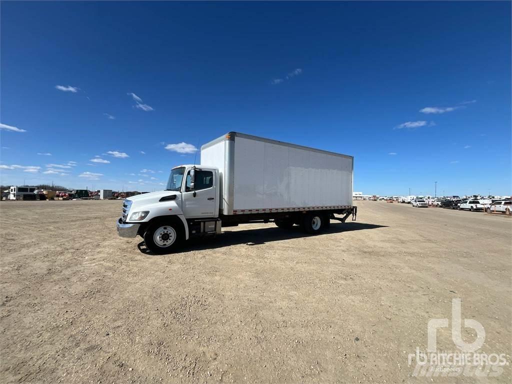 Hino 268 廂式貨物運輸車