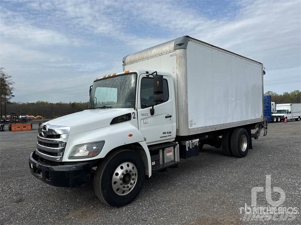 Hino 268 廂式貨物運輸車