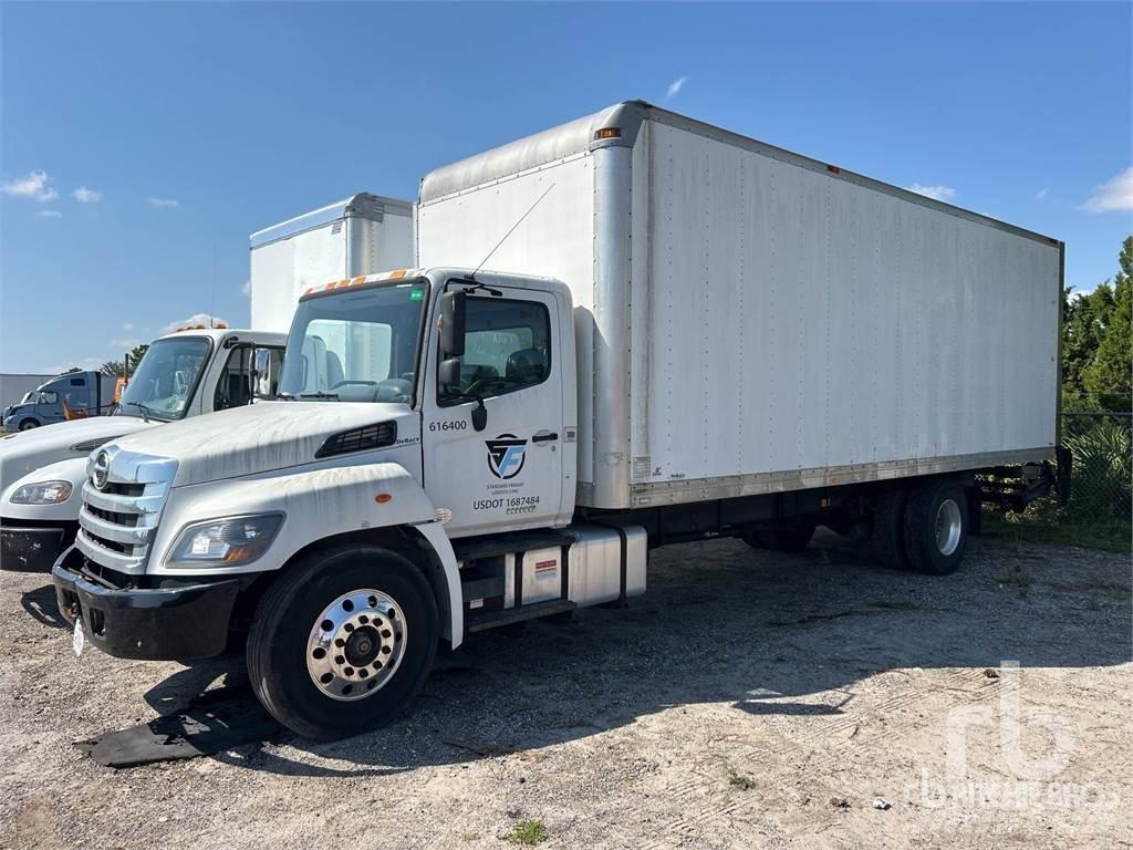 Hino 268 廂式貨物運輸車
