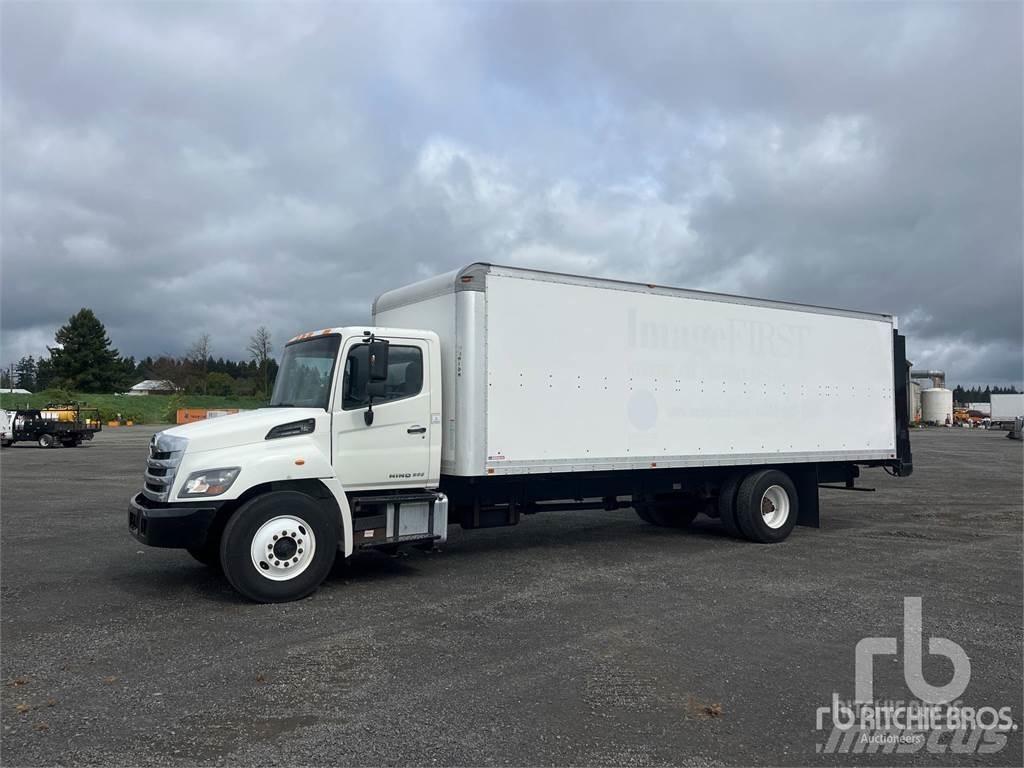 Hino 268 廂式貨物運輸車