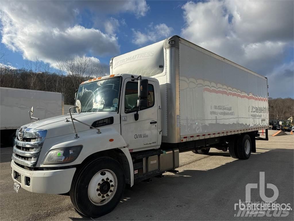 Hino 268 廂式貨物運輸車