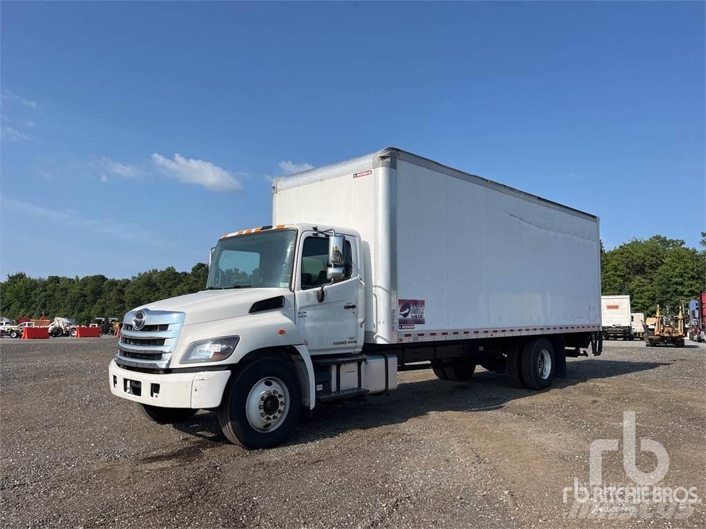 Hino 268 廂式貨物運輸車