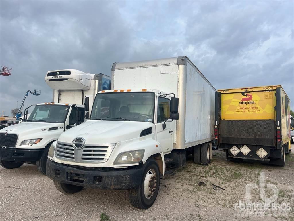 Hino 268 廂式貨物運輸車