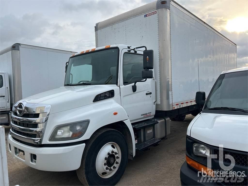 Hino 268 廂式貨物運輸車